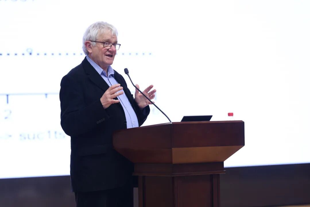 Nobel Laureate Sir Paul Nurse Visits HIMCAS to Discuss Cell-Cycle Regulation